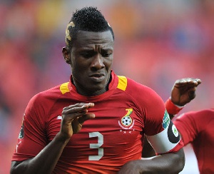 Asamoah Gyan gestures his critics to shut up with his celebration