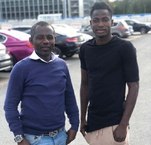 Dreams FC President Mohammed, Jiji Alifoe (L) visits Ghana defender Baba Abdul Rahman.