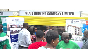 Crowds gathered at the STHC stand during the 2025 Civil Service Week