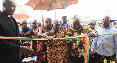President Akufo-Addo commissions the new health administration block at Asunafo North