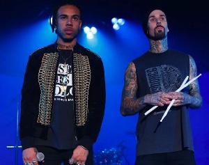 Vic Mensa (left)