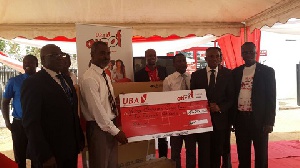 UBA presents prizes to its customers