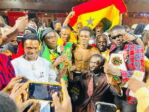 Stanley Nyantakyi held high after winning his fight