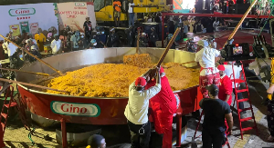 Hilda Baci's team used giant spatulas to stir the food in an equally huge pan
