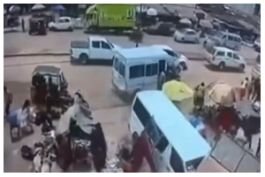 The van crashed into shops at the Kronum Afrancho lorry station