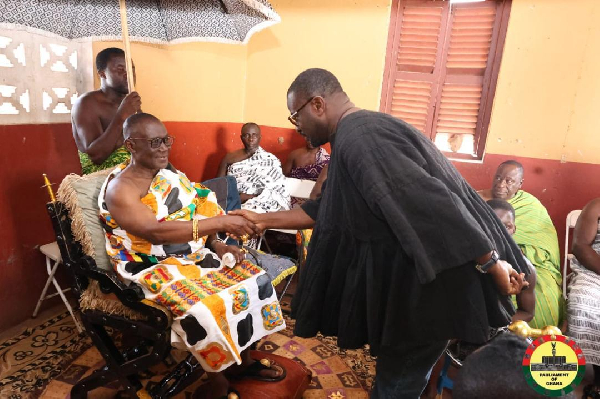 Frank Annoh-Dompreh is seen here exchanging pleasantries with the Offinsomanhene