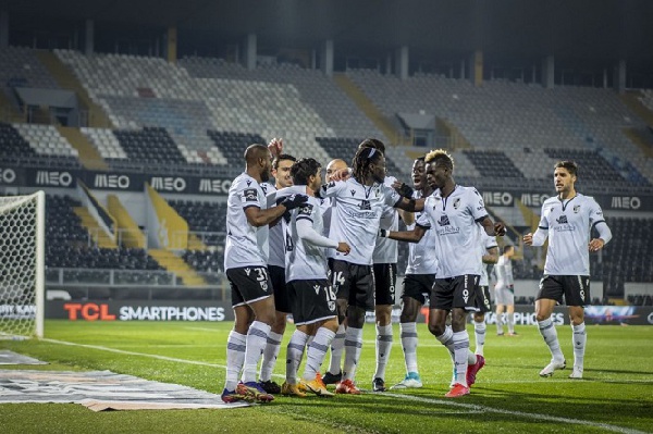 Ghanaian duo Abdul Mumin and Mensah feature as Vitoria SC suffer slim defeat to Porto in five goal thriller