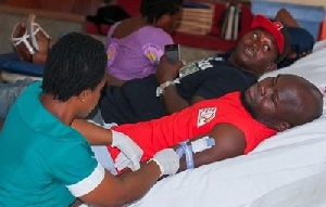 Ghana rugby players donating blood