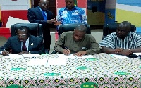 NLA and VAG signing the collaboration agreement