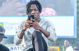 Stonebwoy Busy Withhis Phone 