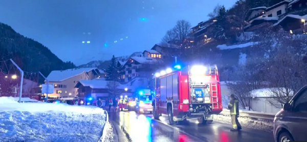 Rescue operations underway as 5 skiers were caught in the 450m Avalanche