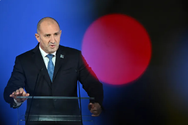 Rumen Radev issued three invitations for parties to form a govt before calling for early vote