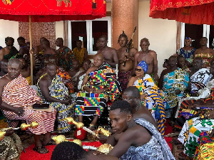 Barima Sarpong Tweneboa Kodua sitting in state