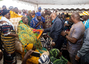 President Akufo-Addo exchanging pleasantries with the Yagbonwura