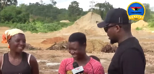 A screenshot of GhanaWeb's reporter conversing with the women