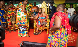Otumfuo Osei Tutu II presented two symbolic gifts to King of Eswatini
