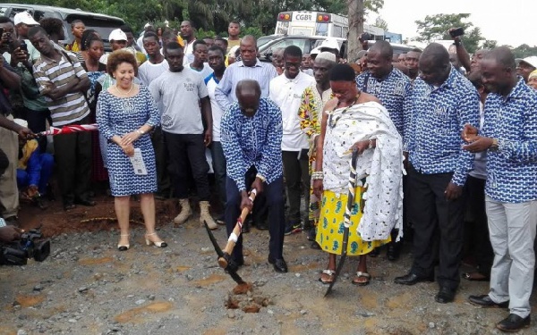Dr. Papa Kwesi Nduom breaks the ground for the construction of rice milling factory at Assin Breku.