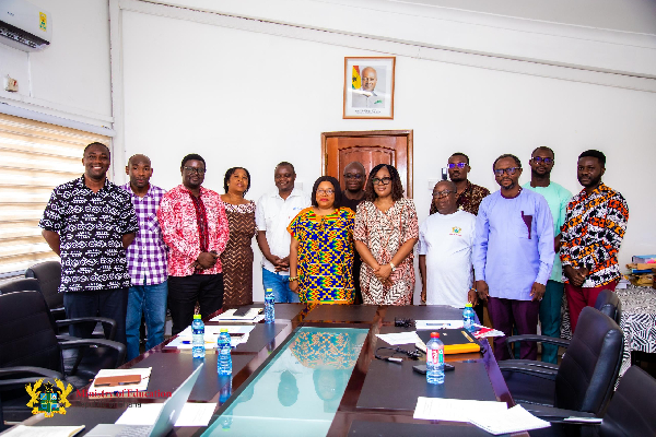 A group photo of Zambian delegation and Ghanaian representatives