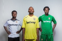 Some players of AshGold were on hand to model in the new kits