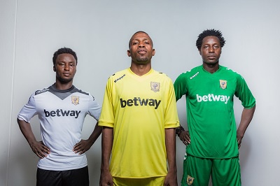 Some players of AshGold were on hand to model in the new kits