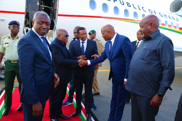 Akufo-Addo greets Kenyan minister after descending from the presidential jet