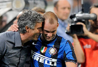 Mourinho (L) and Sneijder (R)