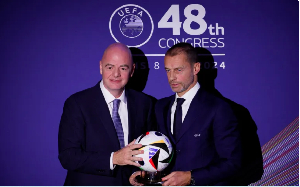 FIFA chief, Gianni Infantino (L) with UEFA prez Aleksander Ceferin (R)