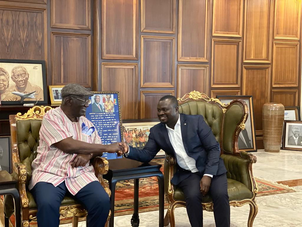 GJA President Albert Dwumfour (right) and ex-president Kufuor