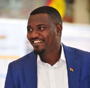 Actor John Dumelo