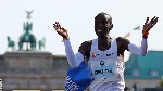 Kipchoge, 41, breaks course record at Melbourne Marathon Kipchoge, 41, breaks course record at Melbourne Marathon