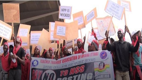 The teacher trainees staged a demonstration against undertaking national service