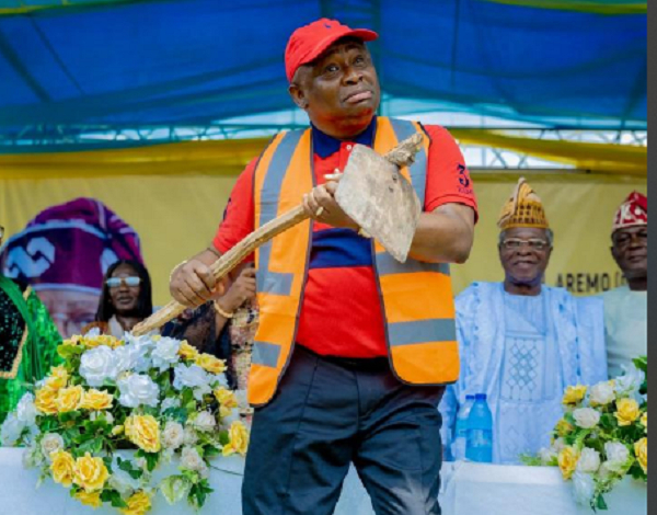 Counselor Bola Akinsanya is President of the Ogun Indigene Forum - Ghana Chapter