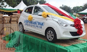 The car was donated by Martin Adjei Mensah-Korsah to the best teacher in the Techiman Municipality