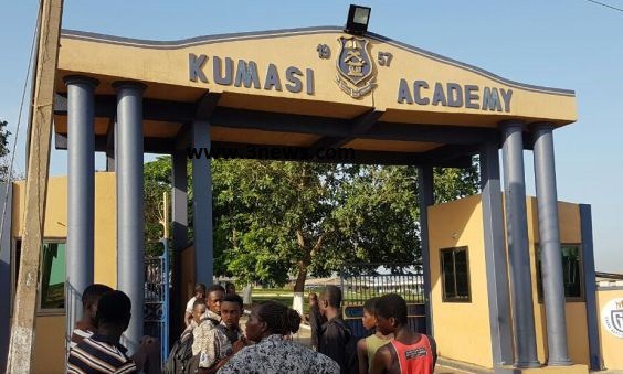 Four students have been reported dead at the Kumasi Academy school