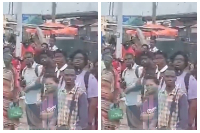 A photo of the stranded commuters