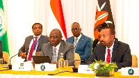 William Ruto, President of Kenya (C) and Ethiopia Prime Minister Abiy Ahmed (R)