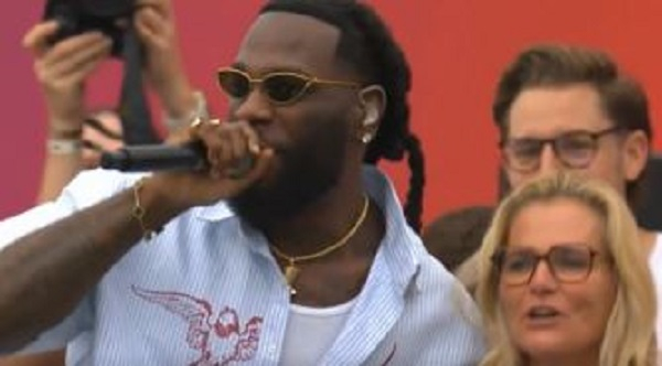 Nigerian artiste Burna Boy (in shades) performed at the England women's team trophy celebration