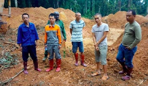 The 5 arrested Chinese illegal miners