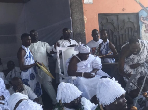 The Gbese Mantse speaking at the Odadao festival celebration to lift the ban