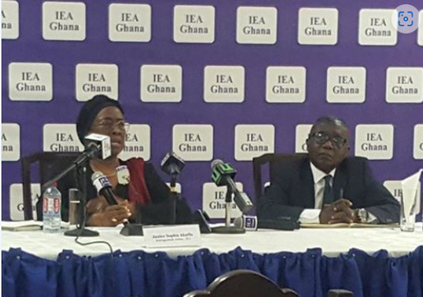 Sophia Akuffo, former Chief Justice of Ghana  (L)