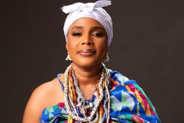 Naana Djangmakie Djangmah has been  enstooled as the new Queen Mother of New Ningo