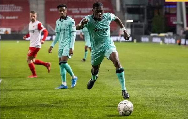 Ghanaian defender Derrick Kohn scores own goal in Dutch Eredivisie
