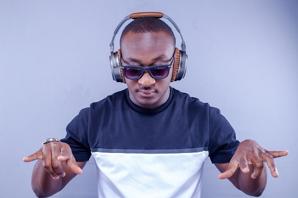 DJ Vyrusky beat DJ Black to win the overall best DJ of the year awards in 2017