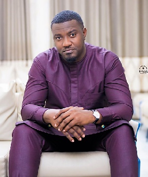 Actor John Dumelo