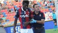 Bologna midfielder Godfred Donsah with team's doctor