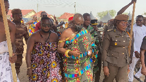 Barimah Osei Hwedie II (middle) alongside Patience Baffoe-Bonnie.