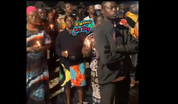 Residents of Kwahu-Obomeng holds candlelight vigil for Dr Omane Boamah