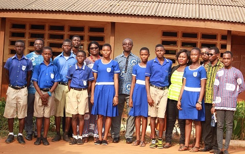 GES officers (LEKMA), L'AINE executives and teachers of Teshie LEKMA 12 JHS Entrepreneurship Club