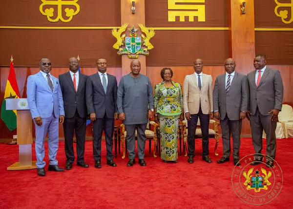 President Mahama, Vice President in a photographdr with some of his ministers