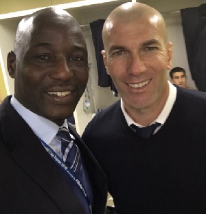 Tony Baffoe with Zinedine Zidane